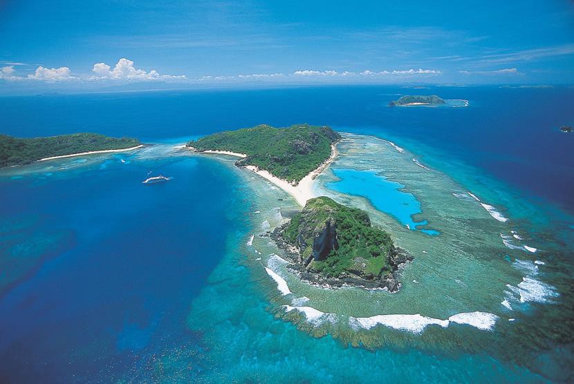 Yasawa and Mamanuca Island cruise Fiji